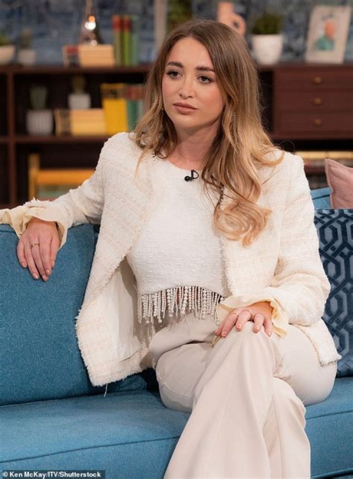 Georgia Harrison has revealed online that she is single again