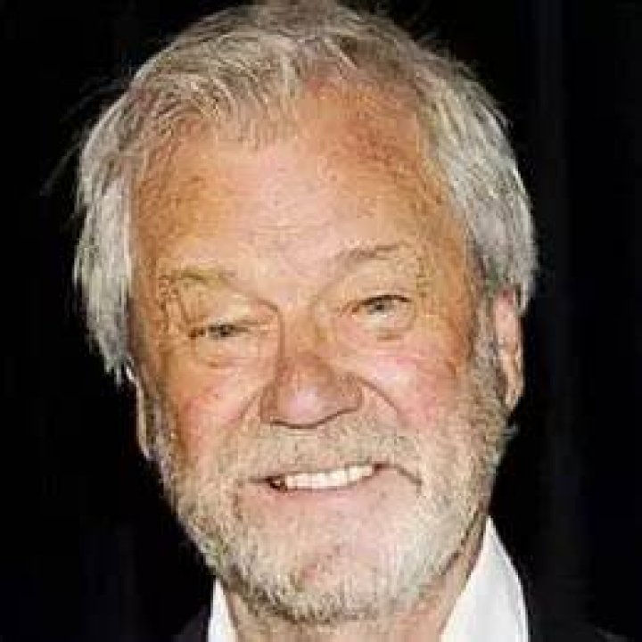 Gordon Pinsent Net Worth, Income, Salary, Earnings, Biography, How much money make?
