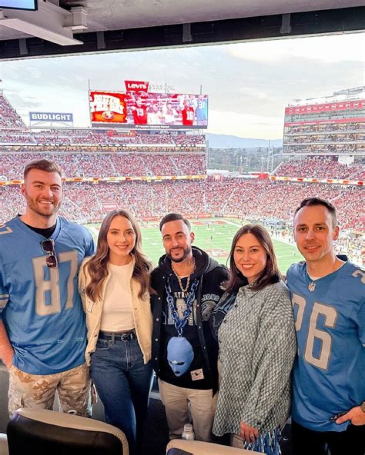 Hailie shared photos alongside her fiance and sister as the family attended the NFC playoff game