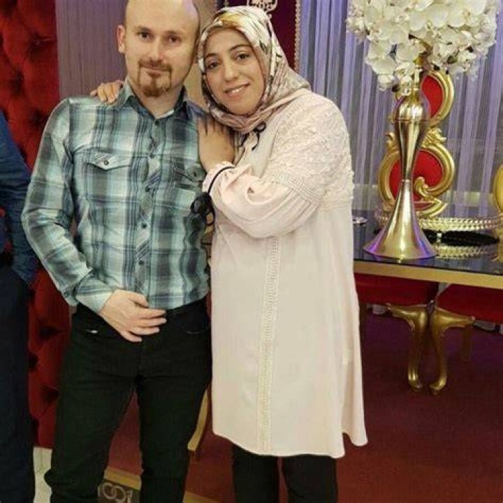 Hakan Aysal smiled for a selfie before allegedly pushing his pregnant wife to her death