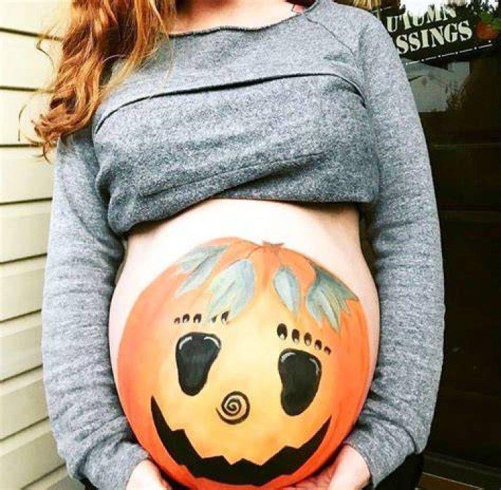Halloween baby bump - Jennifer Love Hewitt