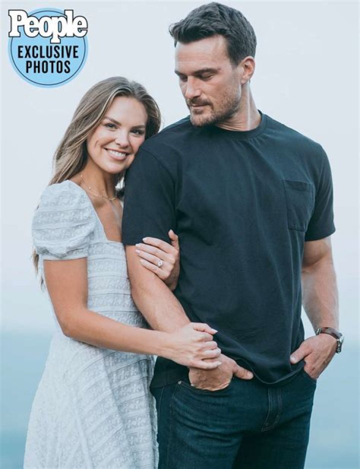 Hannah Brown Engagement Story Includes a Frantic Letter to Her Therapist Adam Woolard