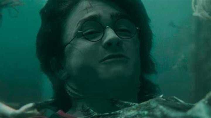 Harry underwater in the vid