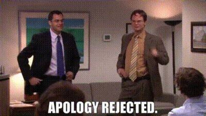 He apologised to everyone at the reception before leaving the stage