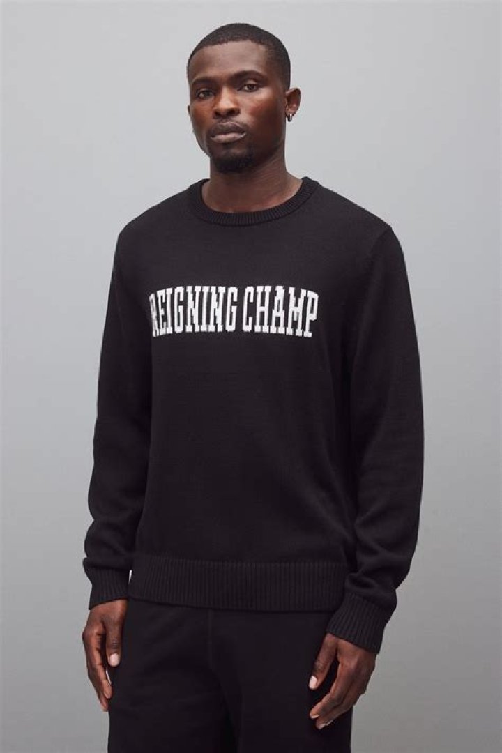 He said the reigning champ sits 'separately from everyone else' off-stage