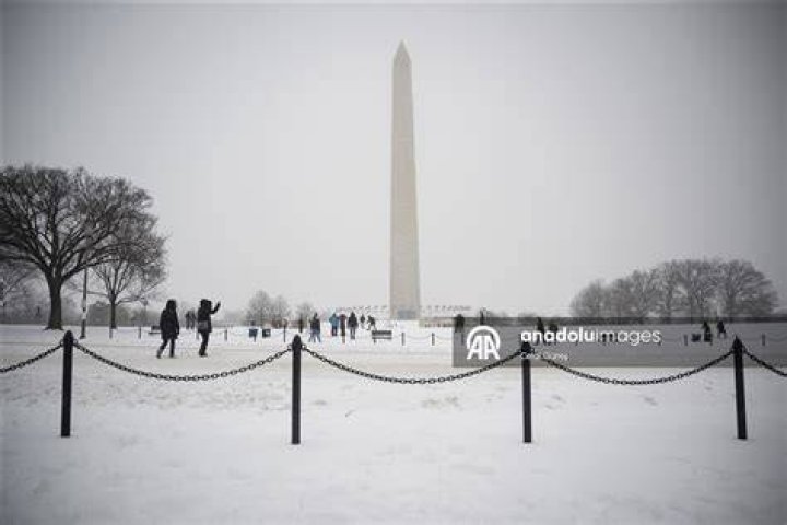 Heavy snowfall hit Washington DC, Maryland, and Virginia on Monday