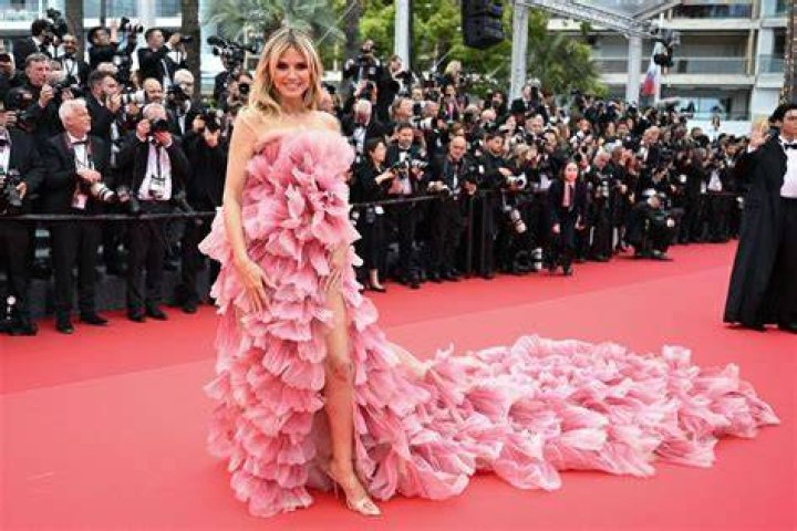 heidi-klum-pink-floral-jumpsuit