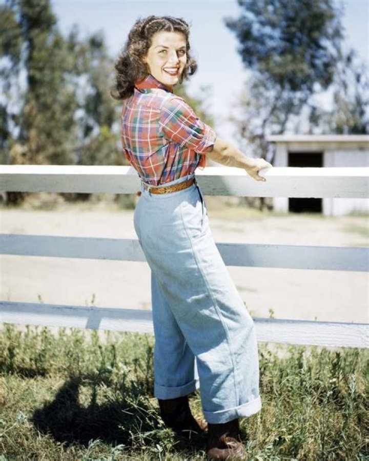 Her jeans looked 'uncomfortable' tight in the crotch section