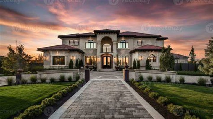 Her main luxury home also includes four guest houses and a private guardhouse