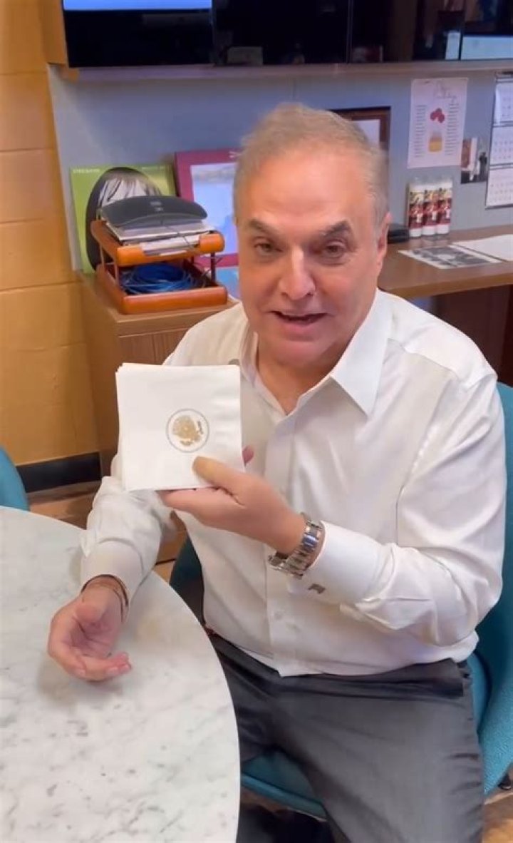 Her pal Lee Schrager posted a clip of himself admitting in a funny way that he took a stack of about 30 napkins