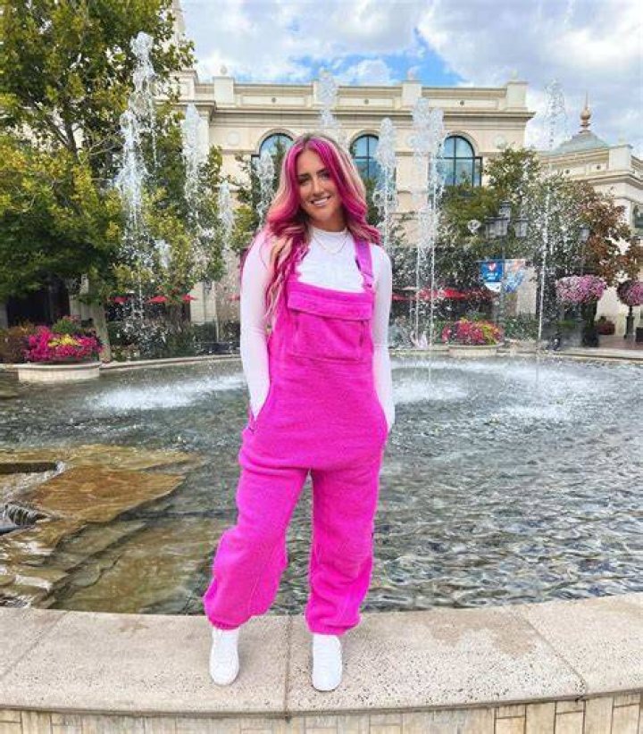 Hope is a YouTuber who did a $4k Kardashian Kloset haul