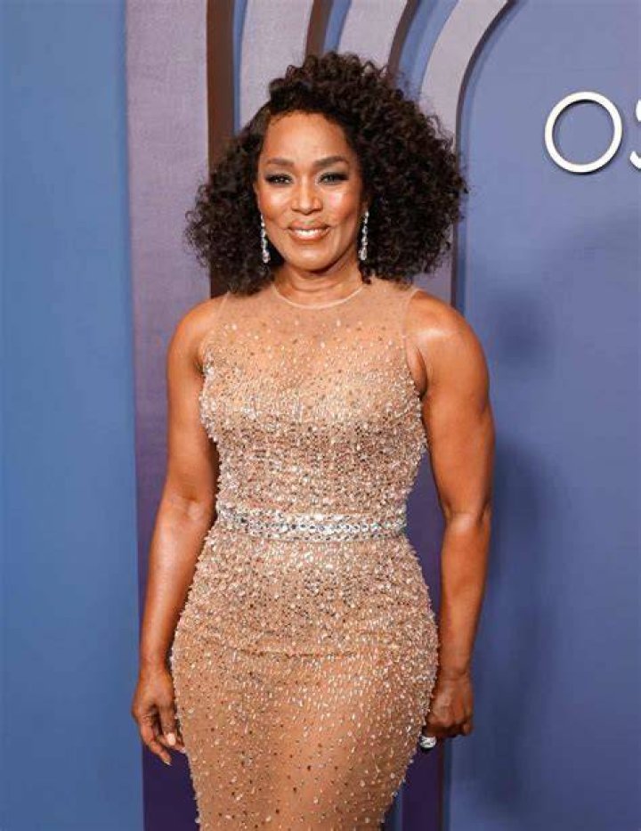 How Angela Bassett Hopes Black Panther 2 Will Carry Chadwick Bosemans Legacy