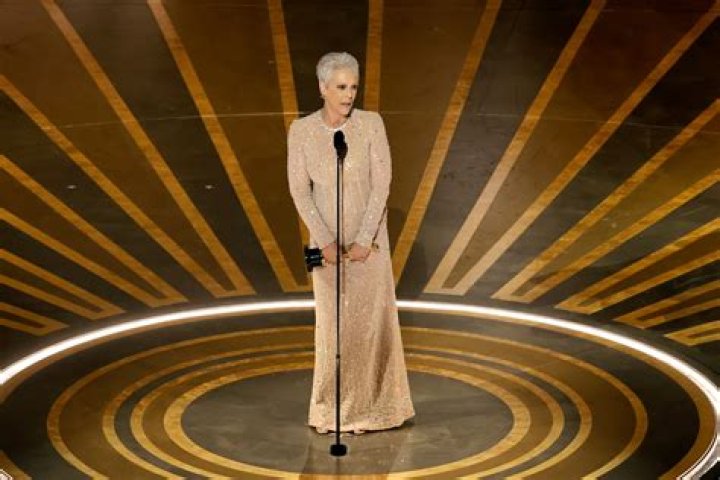 How Jamie Lee Curtis Oscars 2022 Dress Honors Betty White