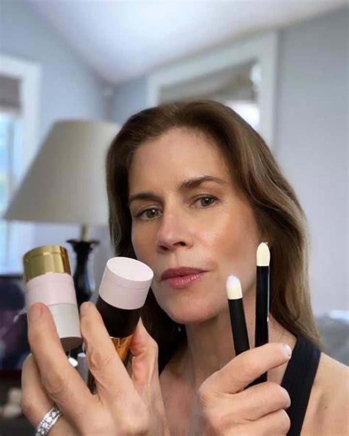 How Makeup Artist Gucci Westman Created Taylor Swift s Classic Red Lip