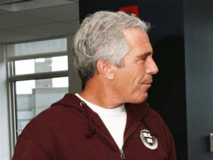  However, in around 2006 his hair appeared bushier