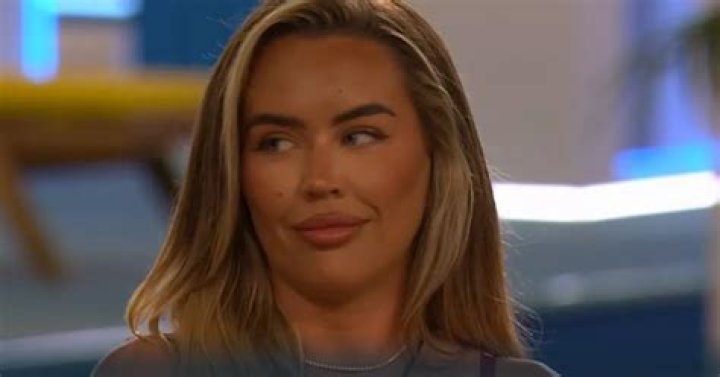 I regret love island boob job &ndash; Vicky Quait pics, SUN ONLIBNE FEATURES STORY