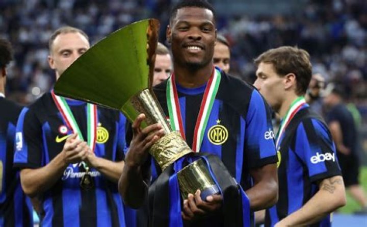 Inter Milan star Denzel Dumfries pantsed Porto ace Galeno