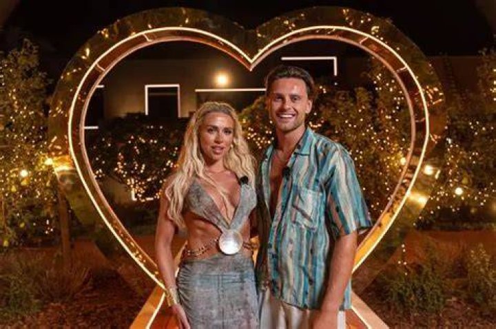 ISLE say! Love Island star Zara, 24, is a holesome flash-ion icon in this titchy top with cut-out detailing