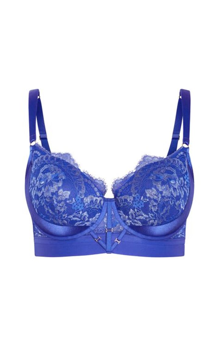 Jaclyn said the contour bra is great to wear under everyday clothing because it's so comfortable
