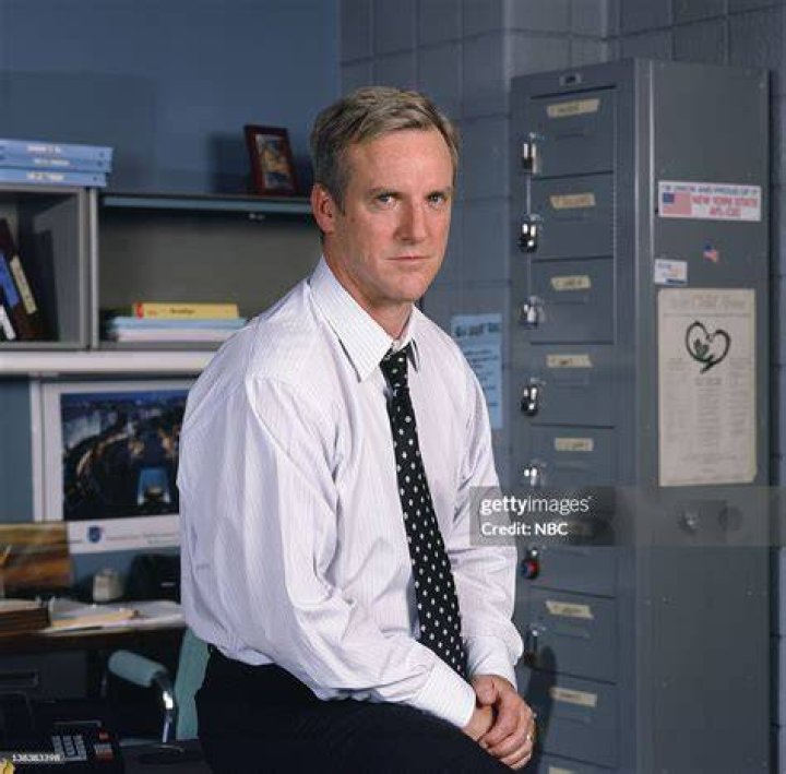 Jamey Sheridan played Captain Deakins