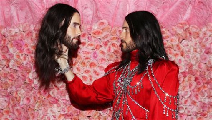 Jared Leto carried with him a fake head, going viral almost immediately