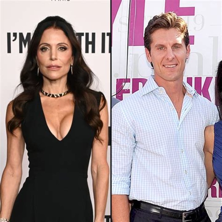 Jason Hoppy and Bethenny Frankel attend an NBA game in Los Angeles in 2010