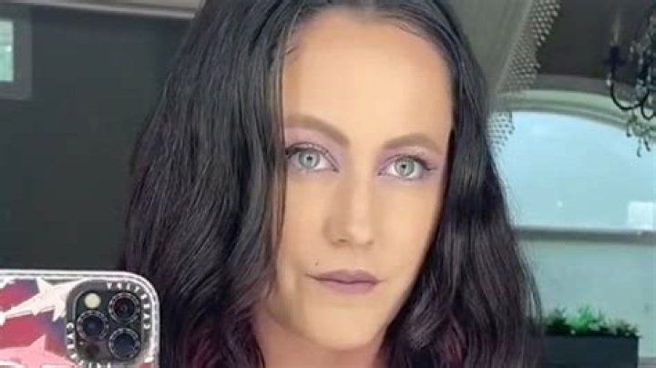 Jenelle Evans teased her bare behind to promote her OnlyFans account