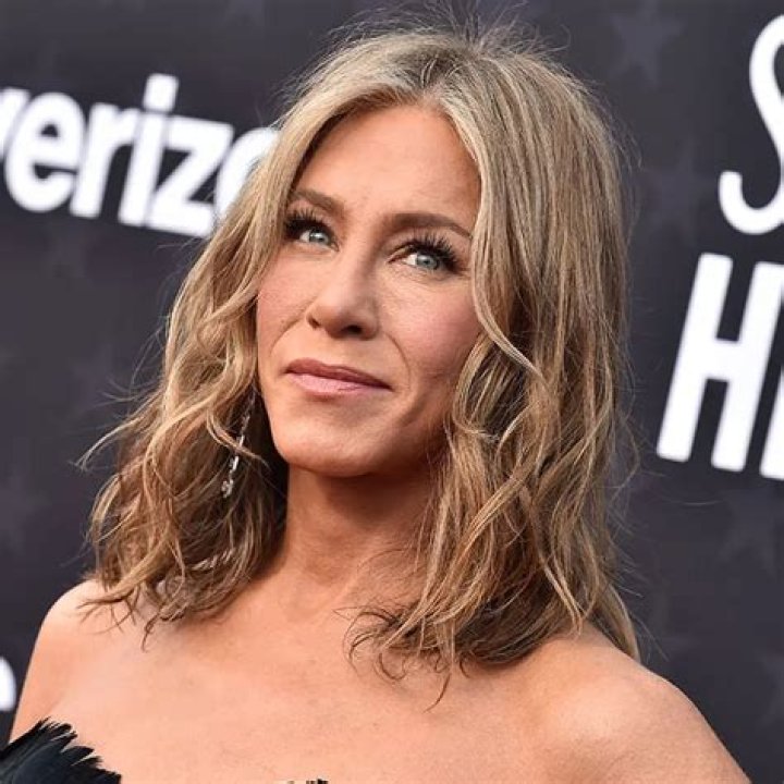 Jennifer showed off her age-defying figure