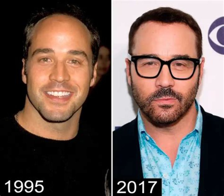Jeremy now has less hair in these pic alongside Jinger wearing a swimsuit
