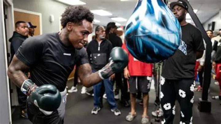 Jermall (L) announced his move to the middleweight division in 2017 and called out Gennady Golovkin, Daniel Jacobs and Canelo Alvarez