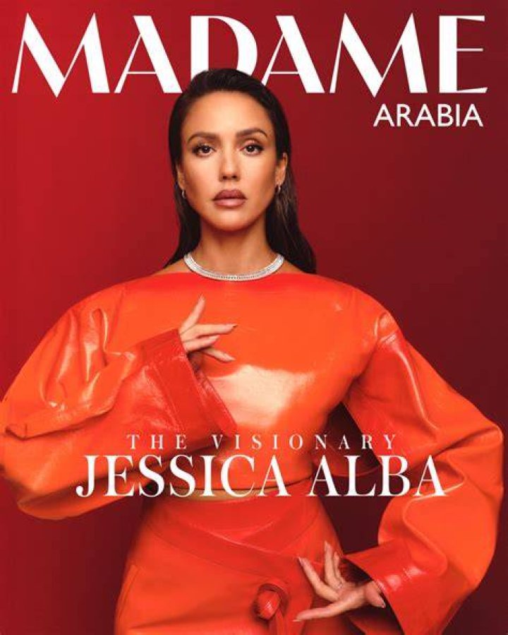 Jessica Alba on the cover of 'Cosmopolitan'