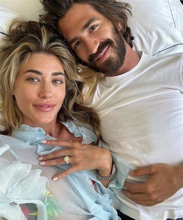 Jessica is engaged to her boyfriend Benjamin