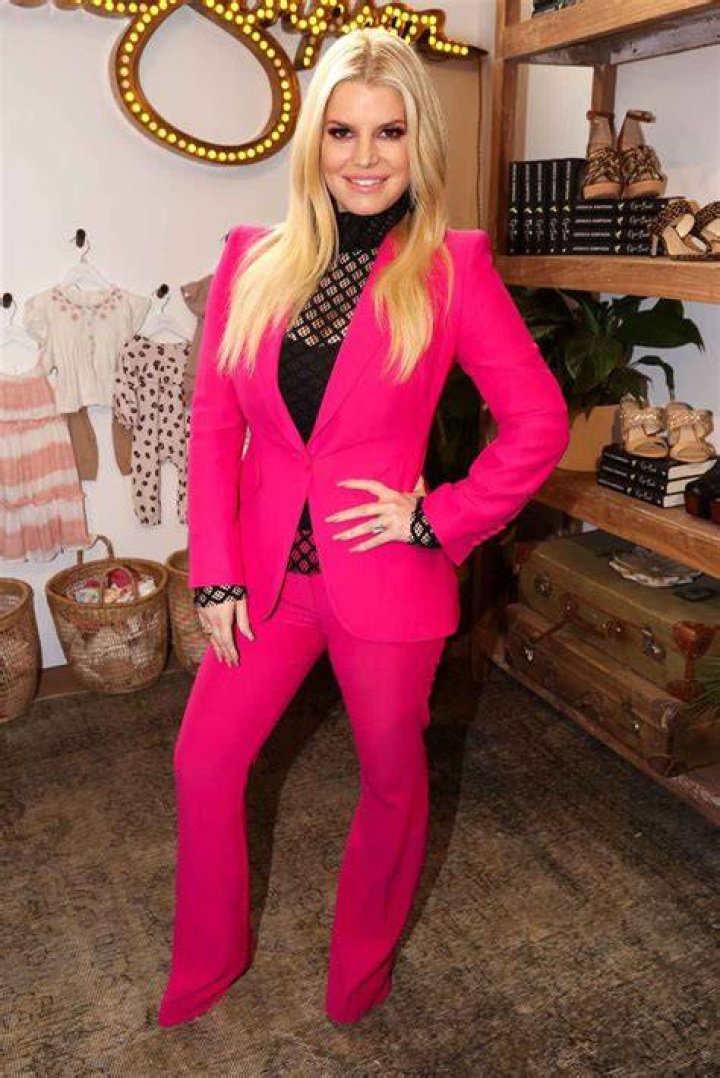 Jessica Simpson Determined to Buy Back Fashion Brand