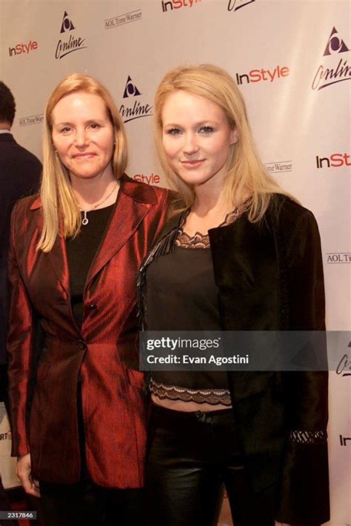 Jewel Claims Mother Lenedra 'Embezzled' More Than $100 Million