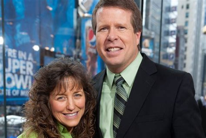 Jim Bob would definitely not approve of the dress
