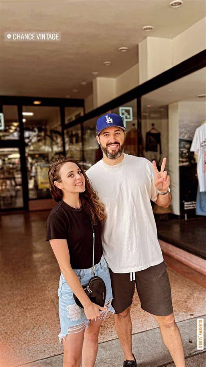 Jinger Duggar posed with her husband Jeremy Vuolo