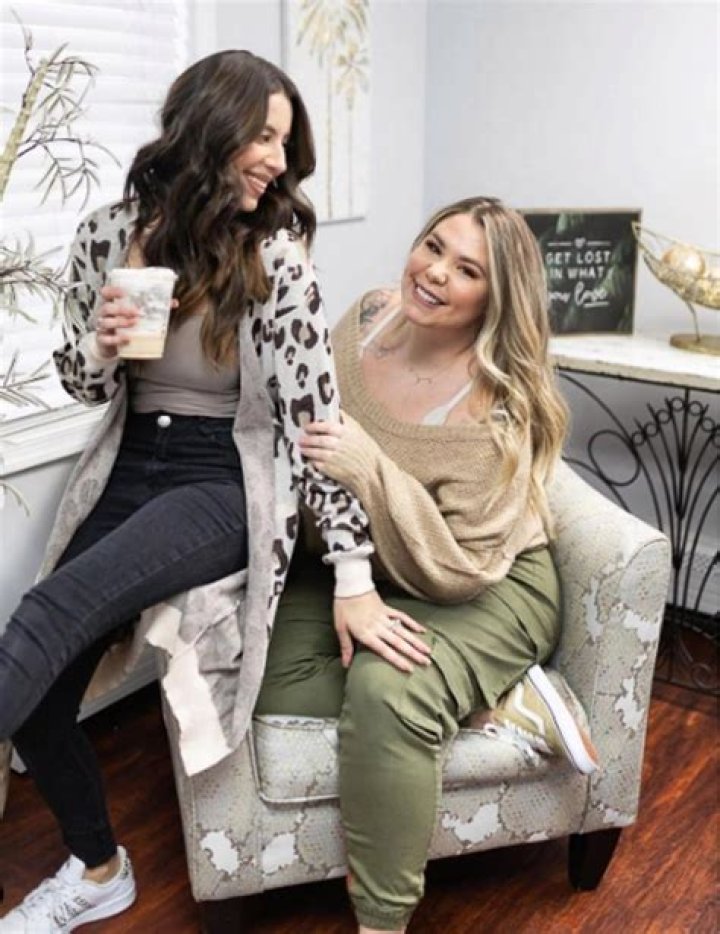Kailyn and Vee celebrated their friendship as they promoted the new episode of their podcast