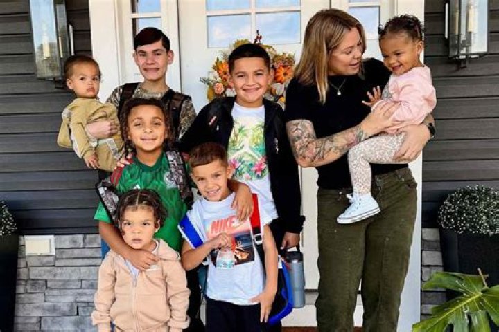 Kailyn Lowry showed followers her bikini body in a mirror selfie taken while on vacation in Thailand