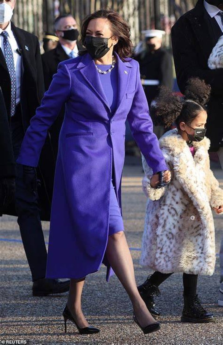 Kamala Harris wore purple in what may have been a show of bipartisanship
