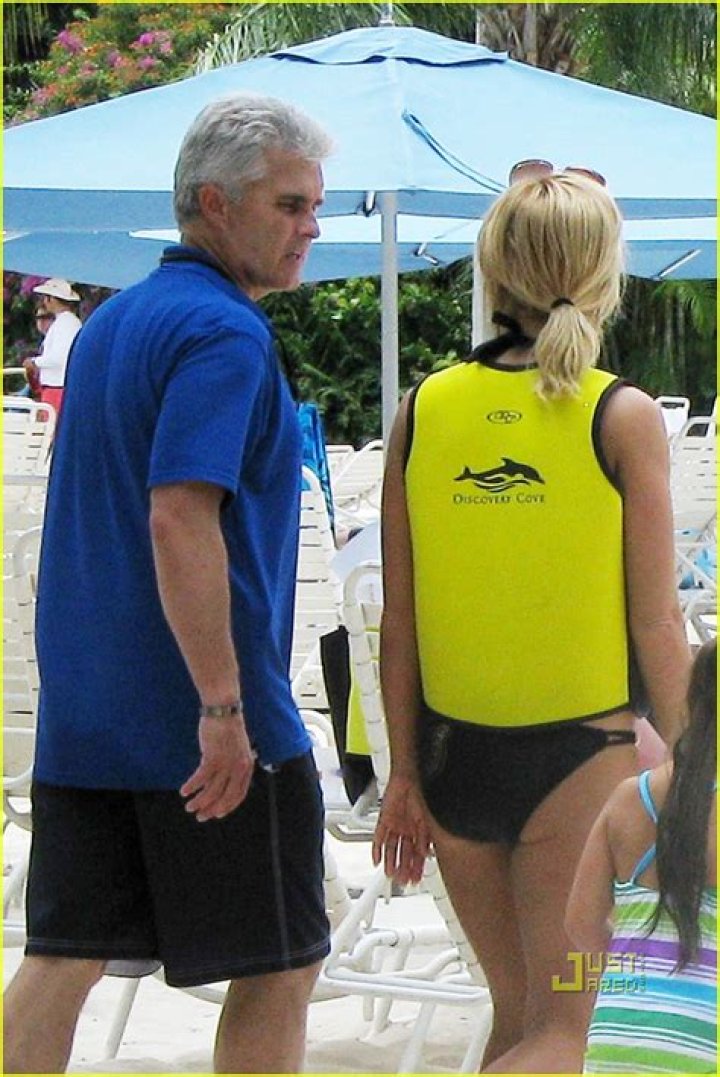 kate gosselin bikini sitting