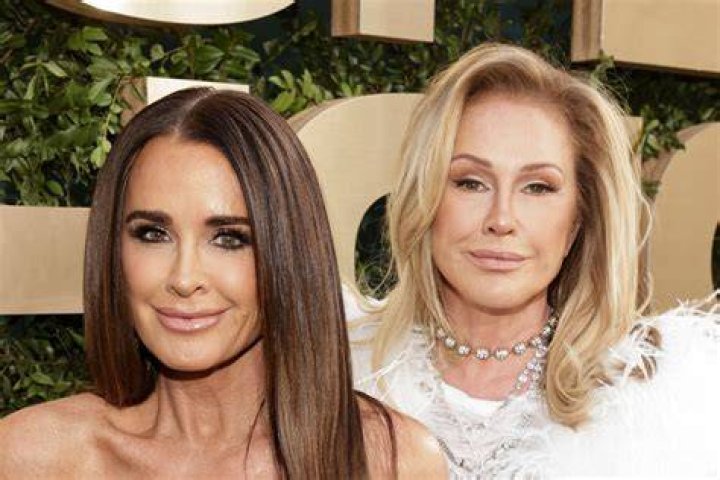 Kathy Hilton Defends Kyle Richards After Mauricio Umansky Split