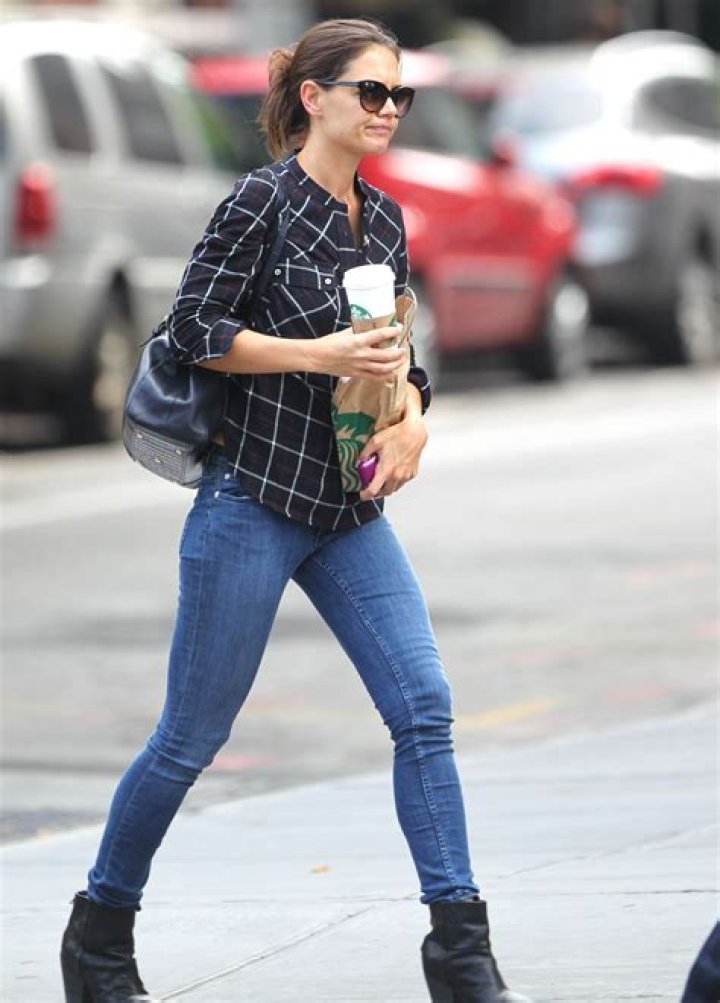 katie-holmes-jeans-new-york