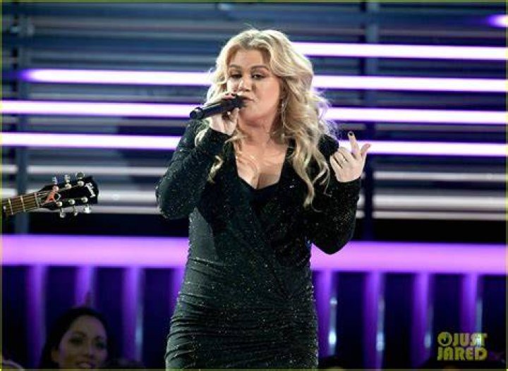 Kelly Clarkson Opening Billboard Music Awards 2019