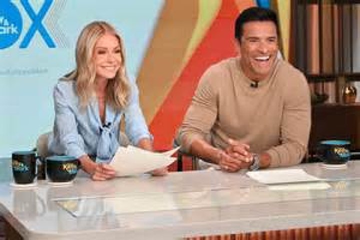 Kelly Ripa's daughter Lola showed off her toned legs during an appearance on Live