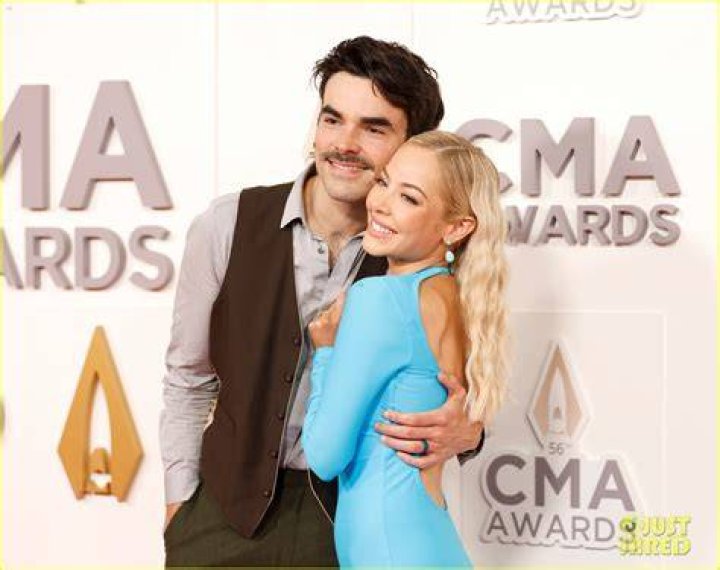 Kelsea Ballerini and Mackenzie Porter Wear Same Balenciaga Dress Previously Worn By Kim Kardashian to CMAs 2022 163