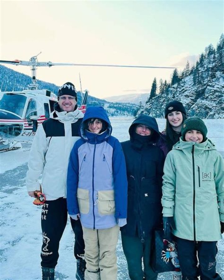 Ken and Lucy have three kids including Lia, 16