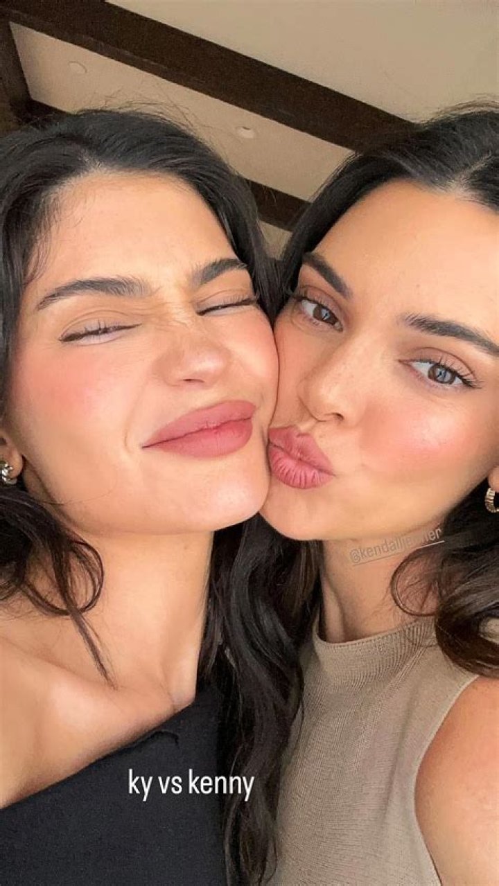 Kendall and Kylie Jenner Hilariously Compare Their Lives 214