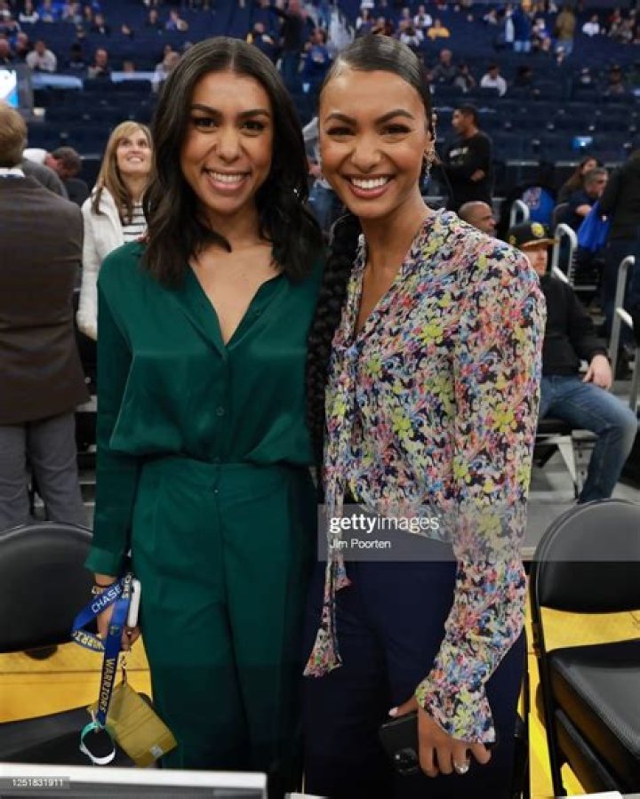 Kendra and Christina pose together while pregnant