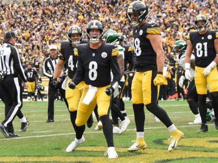 Kenny Pickett is the starting QB for the Steelers
