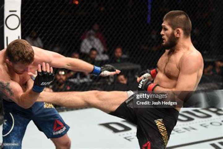 Khabib submitted Gaethje with a brutal triangle choke